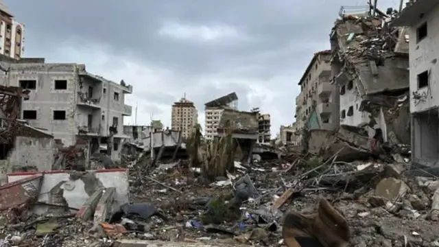 Асирлар Ғазо бўйлаб тарқаб кетган ва уларни фақат Ҳамас эмас, бошқа гуруҳлар ҳам ушлаб турибди.