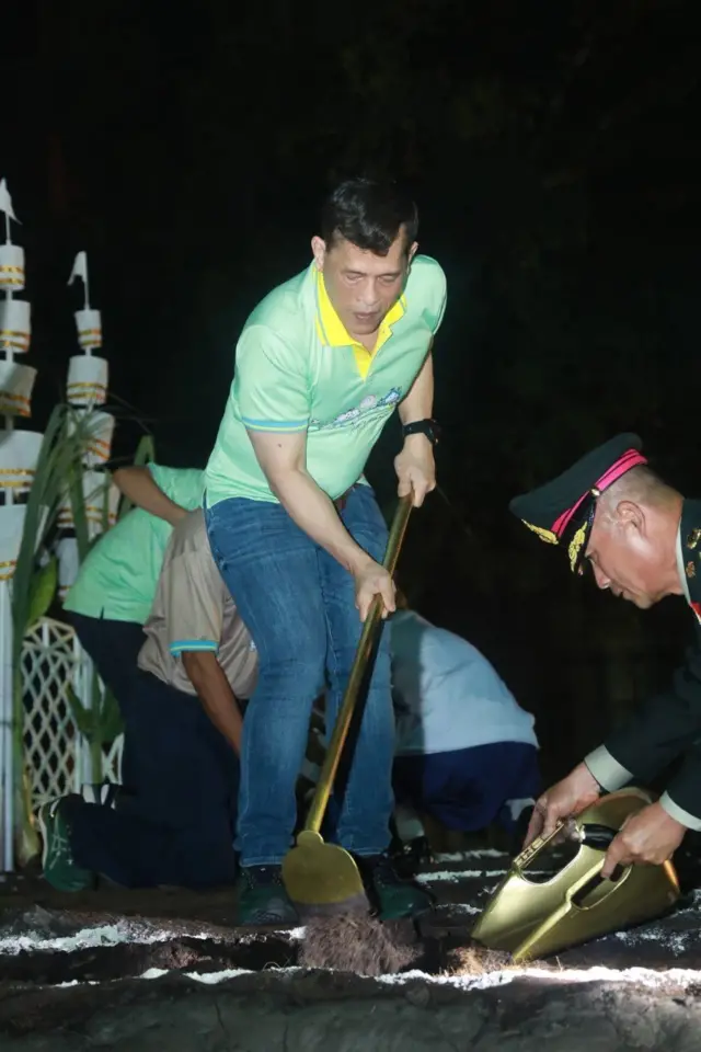 7 เม.ย. 2564 เพจเฟซบุ๊ก โรงเรียนจิตอาสาพระราชทาน เชิญพระบรมฉายาลักษณ์