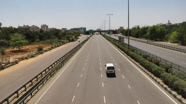 ક્રૂડની તસવીર