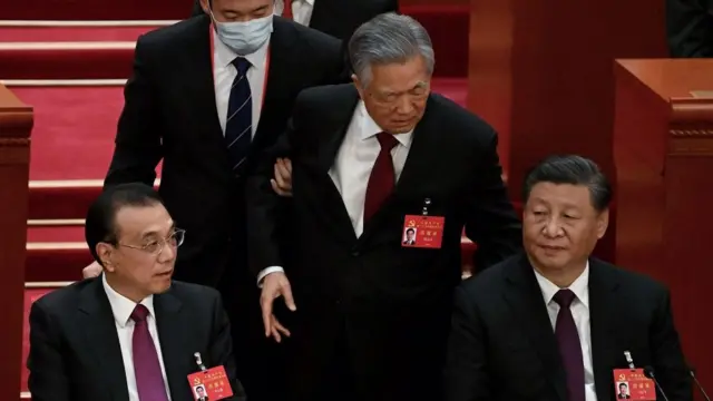 Hu Jintao durante su marcha del Congreso del Partido Comunista