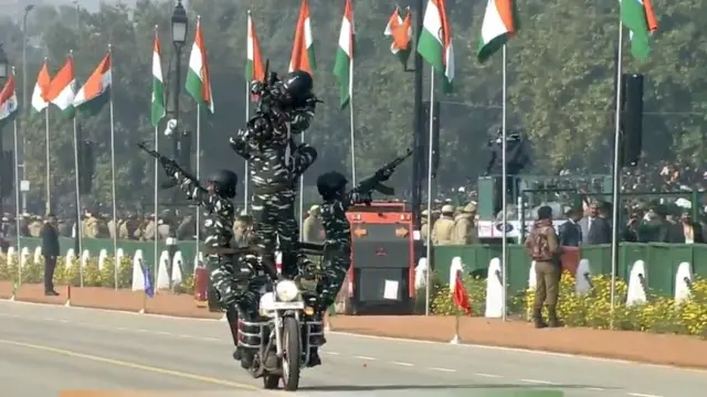 एएसआई सुजाता गोस्वामी के नेतृत्व में 'ऑल राउंड डिफ़ेंस' फॉर्मेशन