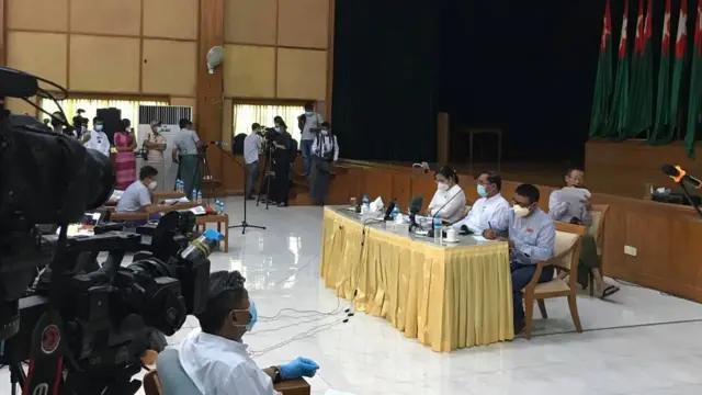 ရန်ကုန်က သတင်းစာရှင်းလင်းပွဲမှာရွေးကောက်ပွဲ ရလဒ်ကို လက်မခံကြောင်းပြော