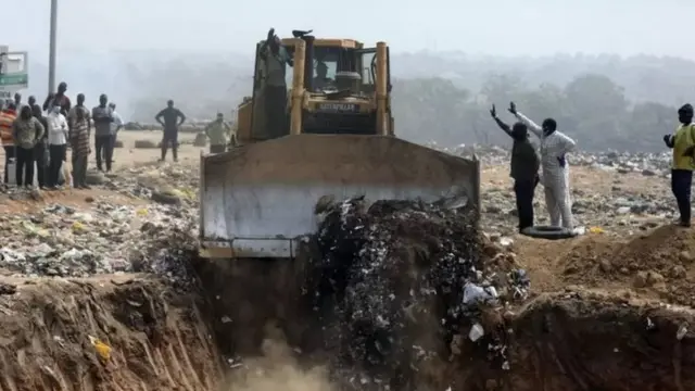 Vaksin-vaksin yang dihancurkan di Nigeria.