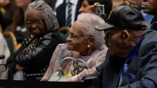 ویولا فلچر و برادرش هیوز ون الیس، از بازمندگان کشتار تالسا هستند