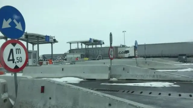 রোমানিয়ার সাথে হাঙ্গেরির সীমান্তে কঠোর নিরাপত্তা।