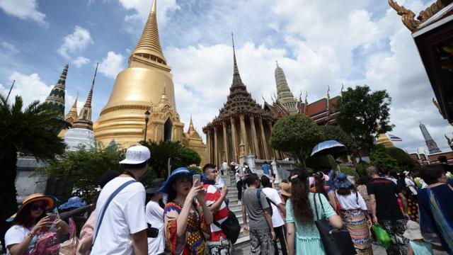 บรรยากาศที่วัดพระแก้ว