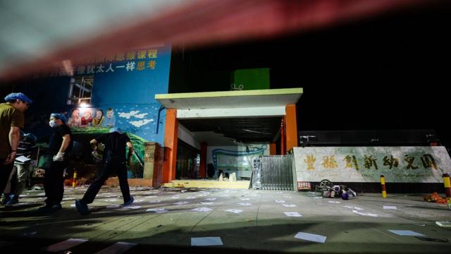 2017年6月，江苏一家幼儿园的校门口发生爆炸，造成至少8人死亡，65人受伤。