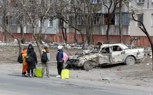 မာရီယူပိုးလ်မှာ ပိတ်မနေသူ သုံးသိန်းလောက်ရှိနေတယ်လို့ ခန့်မှန်းထား