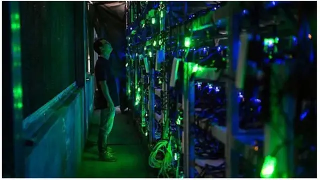 Dans une mine de bitcoins en Chine... effrayant.