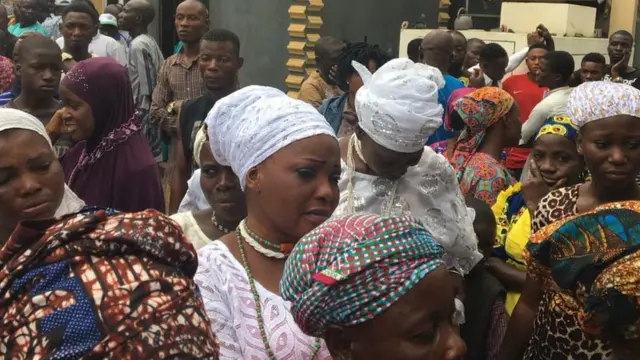 Eniyan nilé tó wá si bi oku