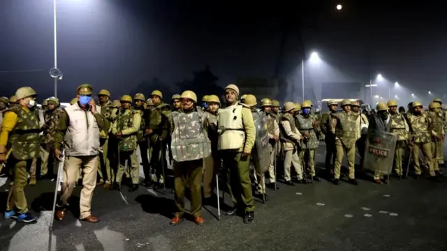 गाज़ीपुर बॉर्डर पर पुलिस की तैनाती