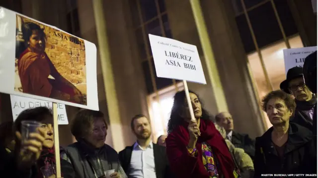 असिया बिबी हिच्या मुक्ततेसाठी पॅरीसमध्येही निदर्शने