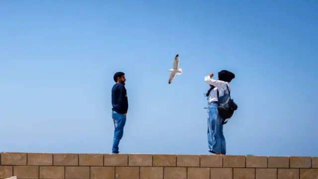 صورة لشاب وفتاة