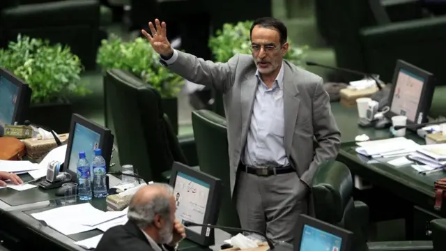 جواد کریمی قدوسی طی یک هفته اخیر چهره خبرساز مجلس بوده است