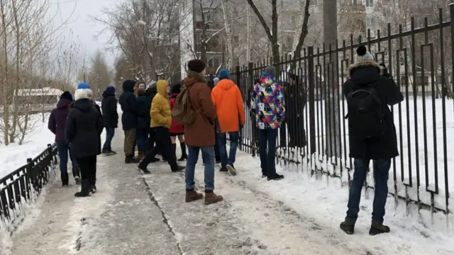 забор у школы № 127