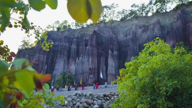 कञ्चनपुरको रक गार्डेन पर्वत