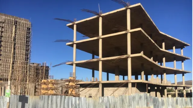 ኣብ ከረማ መቐለ ተጀሚሮም ዘይተወድኡ ህንጻታት ፈቐድኡ እዮም ዘለዉ