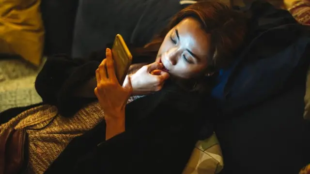 Si vous répondez rapidement, n'oubliez pas que vous projetez peut-être vos propres "normes de notification" sur d'autres personnes, qui voient les normes de communication différemment