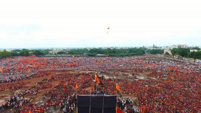 सोलापुर मे रैली