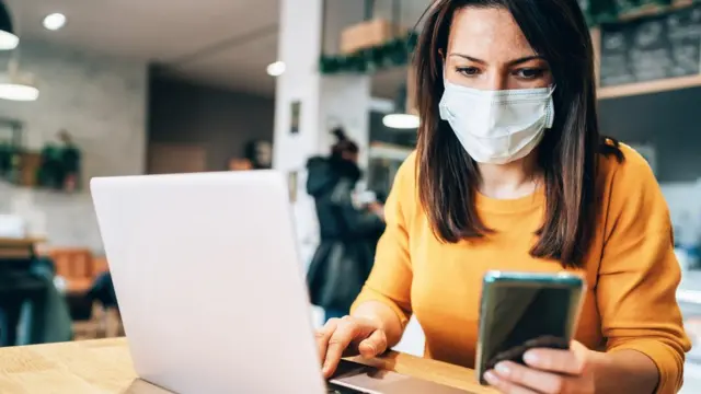 மலேசிய காவல்துறை நடவடிக்கை: அரசு உத்தரவை மீறிய 7,500 பேர் கைது