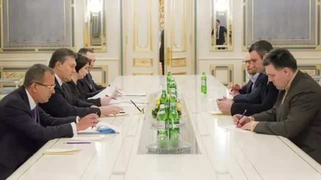 Янукович і опозиція