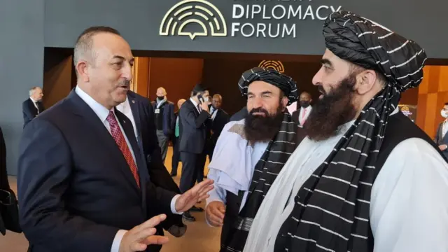 امیرخان متقی، وزیر خارجه و خیرالله خیرخواه وزیر اطلاعات و فرهنگ طالبان با مولود چاووش اوغلو وزیر خارجه ترکیه