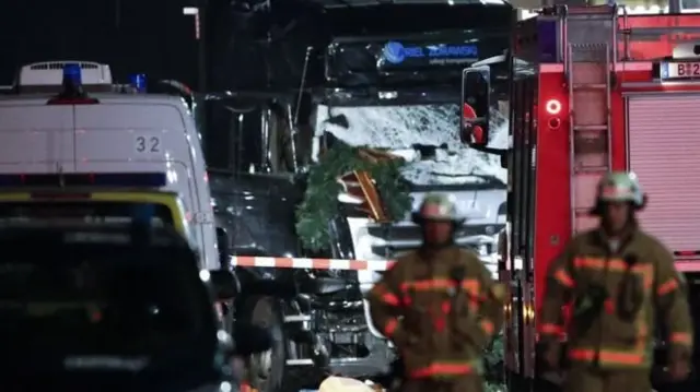 เมื่อวันที่ 19 ธ.ค.ปีที่แล้ว นายอานิส อัมรี ชาวตูนิเซีย ขับรถพุ่งชนที่ตลาดคริสต์มาส มีคนตาย 12คน ในกรุงเบอร์ลินของเยอรมนี