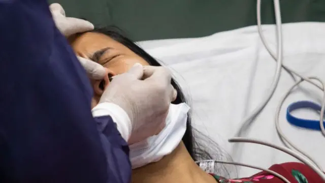 La prueba que los investigadores utilizan en las aguas servidas es la misma que se le hace a las personas.