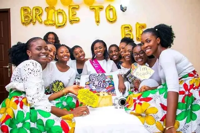 Ayẹyẹ idagbere 'Bridal shower' ti awọn ọrẹ iyawo ṣe fun ṣaaju ọjọ igbeyawo re e.