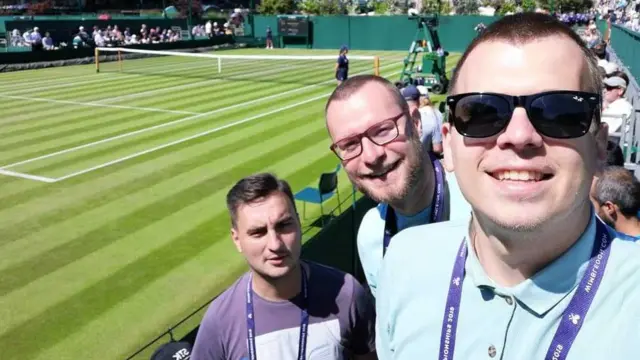 Izveštač BBC-ja Slobodan Maričić sa kolegama iz srpskih medija