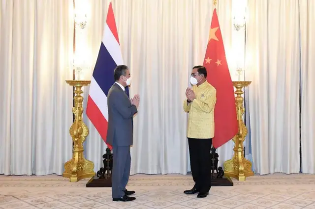 นายหวัง อี้ เข้าเยี่ยมคารวะ พล.อ.ประยุทธ์ จันทร์โอชา