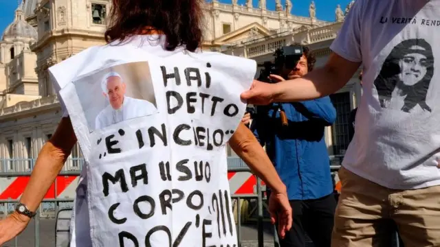 camiseta de Emanuela