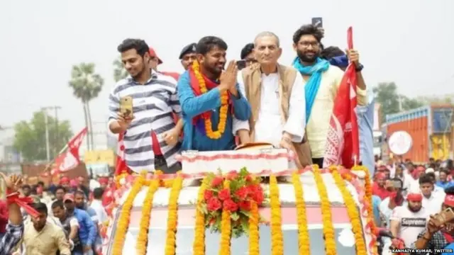 कन्हैया, जिग्नेश मेवाणी के साथ प्रचार करते हुए