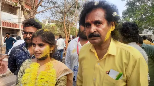 విశాఖలో26వ వార్డులో విజయం సాధించిన టీడీపీ అభ్యర్థి ముక్కా శ్రావణి