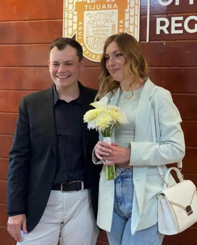 Umunye Ukraine Daria Sakhniuk n'umurusiya Semen Bobrovski bagiriye ubugenzi mu biro bijejwe kwandika ababiranye muri Mexique ku musi wa gatatu