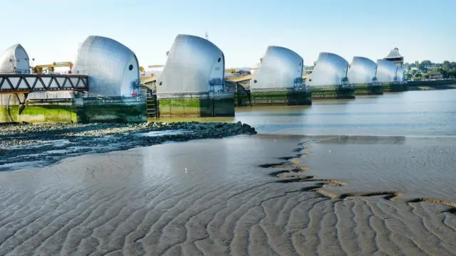 泰晤士河防洪闸