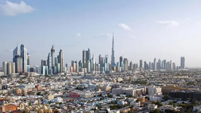Wan Norafli Razali-in yaşadığı Dubay, müxtəlif milli mənsubiyyət və mədəniyyətlərdən olan işçi mühacirləri ilə məşhurdur (Mənbə: Alamy)