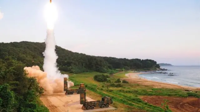 กองทัพเกาหลีใต้ซ้อมยิงขีปนาวุธ