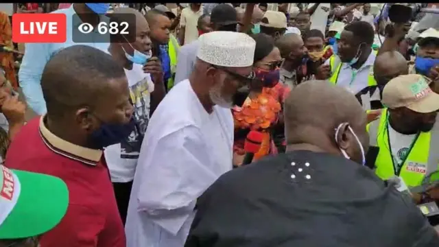 Governor Akeredolu na nwunye ya atụọla vootu