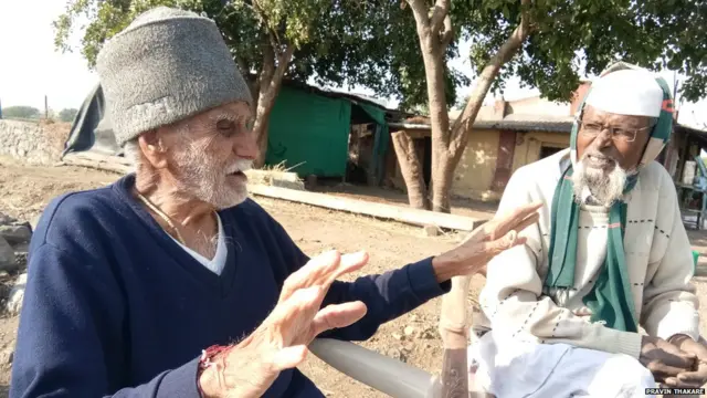 इंदोरे गावातील खंडेराव दरगोडे आणि आणि मोहम्मद अली सय्यद अली