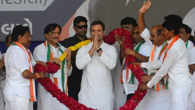 রাহুল গান্ধীর নেতৃত্ব নিয়ে প্রশ্ন উঠেছে