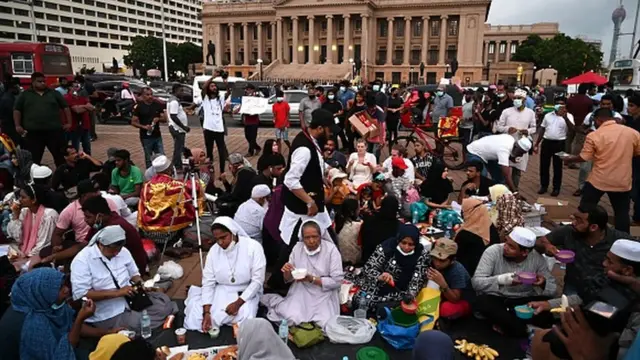 இலங்கை போராட்டம்