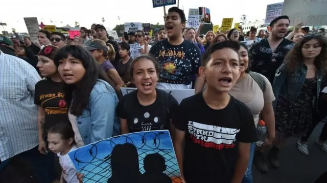 फैमिली बिलॉन्ग टूगेदर मार्च में हिस्सा लेके के लिए बड़ी संख्या में बच्चे भी पहुंचे थे