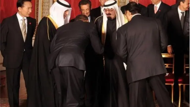 Barack Obama waxa uu u foorarsadey Boqor Abdullah bin Abdul Aziz Al Saud sannadkii 2009