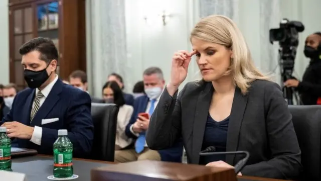 Frances Haugen testifica ante el Senado de EE.UU.