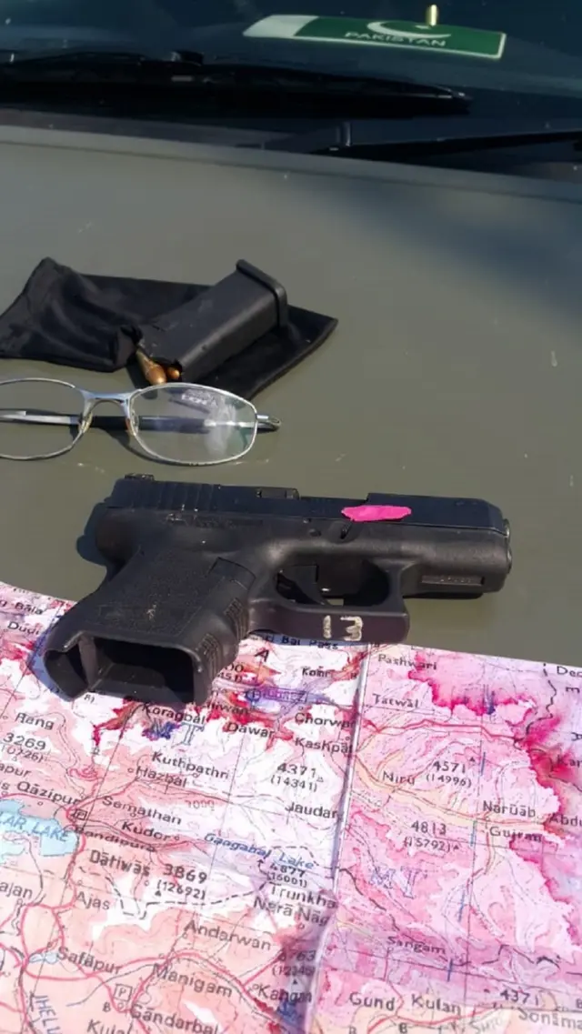 పాకిస్తాన్ స్వాధీనం చేసుకున్న అభినందన్ వస్తువులు