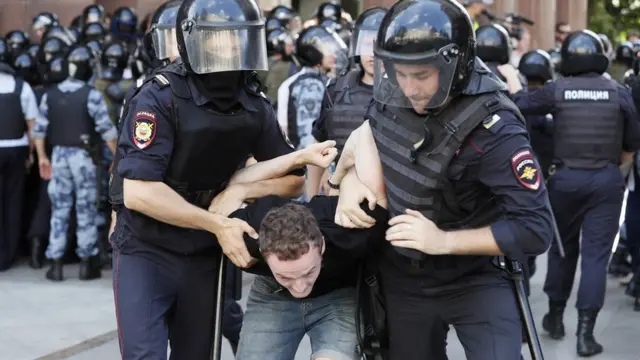 Ndị uweojii na ndị na-eme ngagharị iwe na Rọshịa