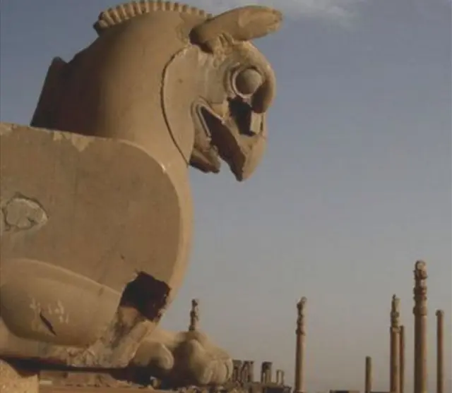 પ્રાચીન પર્સેપોલિસ શહેરને સિકંદરે બરબાદ કરી નાખ્યું હતું