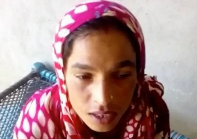 కరిష్మా తల్లి మౌసమవీ