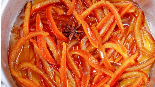 Лимонные и апельсиновые корки в сахарном сиропе